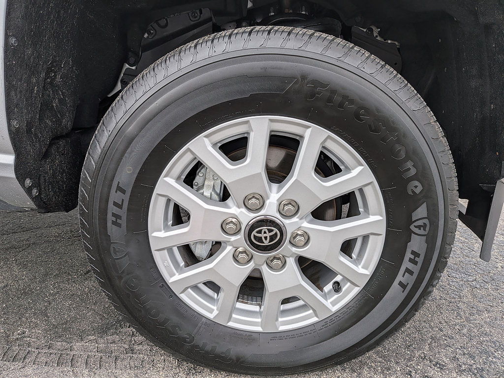 Used 2025 Toyota Tacoma SR5 AWD/4WD image 12