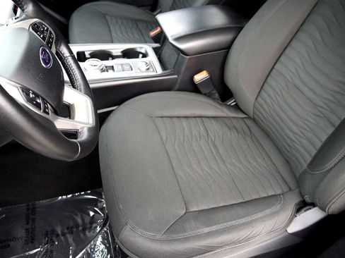 Used 2021 Ford Explorer XLT image 10