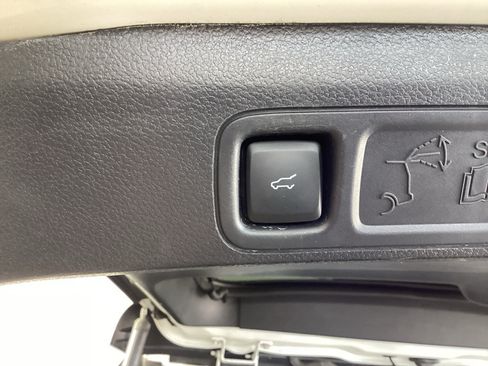 Used 2024 Ford Expedition XLT AWD/4WD image 15