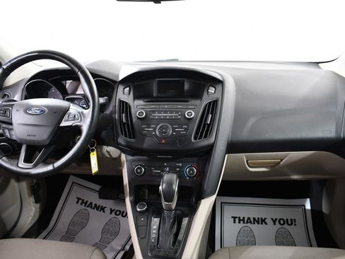 Used 2017 Ford Focus SE w/ Cold Weather Package image 7