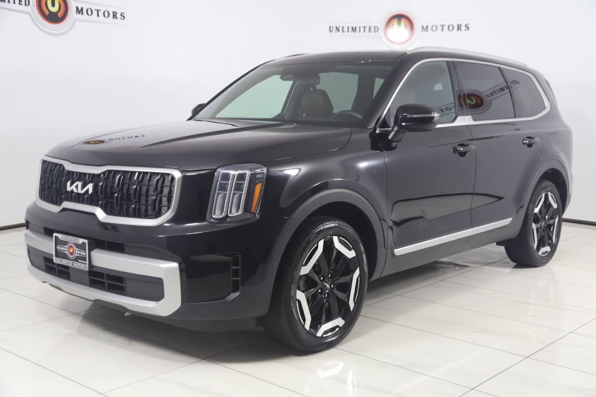 Used 2024 Kia Telluride EX w/ EX Captain's Chair Package FWD image 5