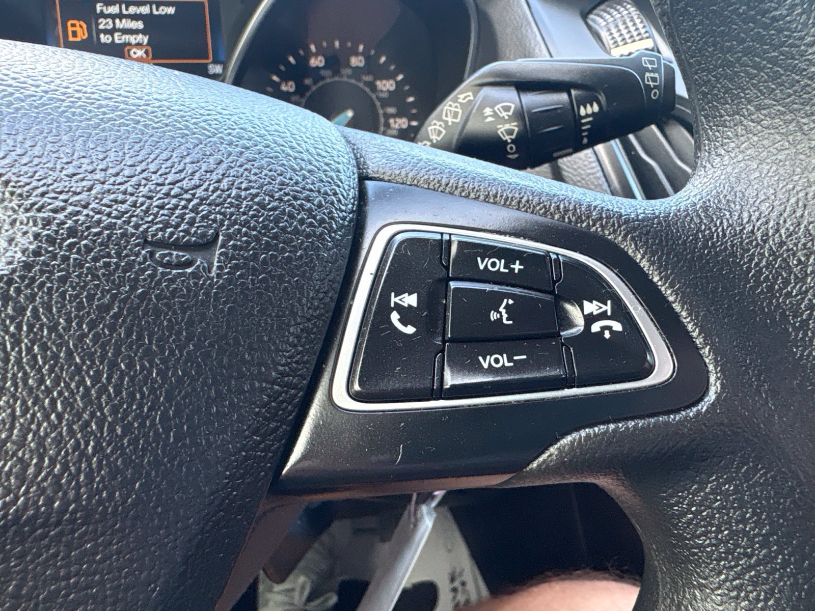 Used 2018 Ford Focus SE FWD image 25