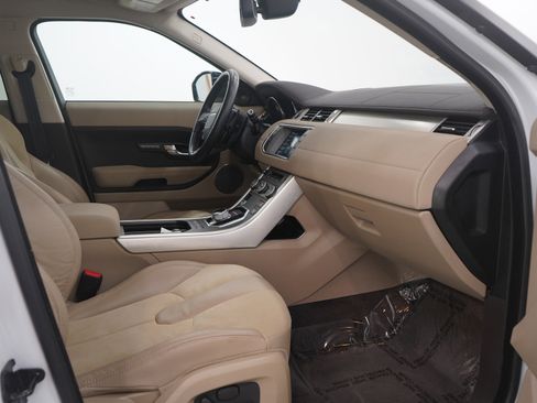 Used 2015 Land Rover Range Rover Evoque Pure image 11