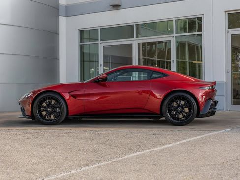 Used 2021 Aston Martin V8 Vantage Coupe RWD image 15