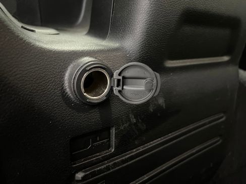 Used 2022 Jeep Wrangler Unlimited Sport image 31