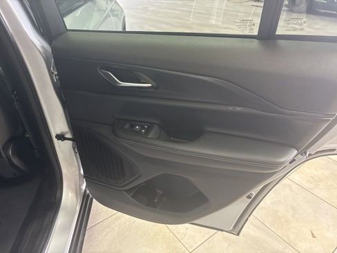 Used 2024 Jeep Grand Cherokee Laredo X w/ Luxury Tech Group I RWD image 8