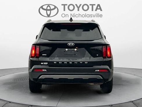 Used 2021 Kia Sorento S image 5