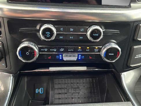 Used 2023 Ford F150 Lariat w/ Equipment Group 502A High AWD/4WD image 18
