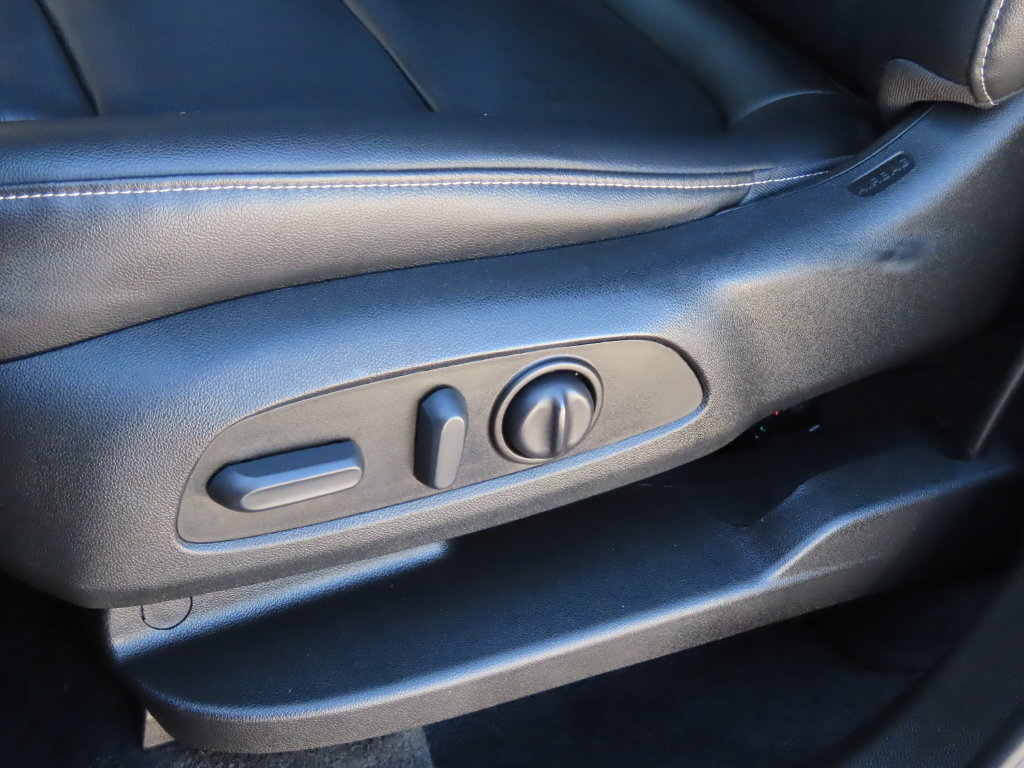 Used 2023 Chevrolet Traverse LT w/ LPO, Floor Liner Package AWD/4WD image 24
