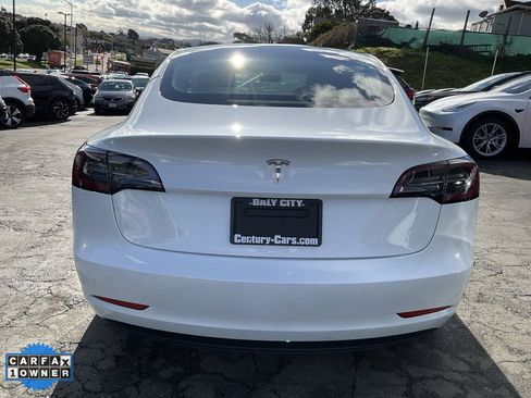 Used 2023 Tesla Model 3 Standard Range image 4