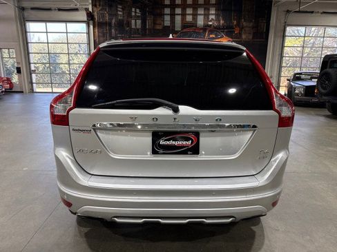 Used 2017 Volvo XC60 T6 Dynamic w/ Climate Package image 6