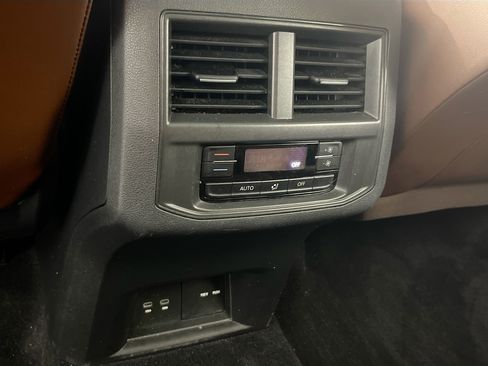 Used 2022 Volkswagen Atlas SE image 25