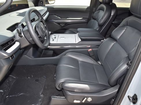 New 2027 Lincoln Navigator Reserve w/ Jet Appearance Package AWD/4WD image 13