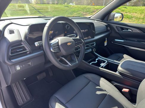 New 2026 Chevrolet Traverse LT image 8