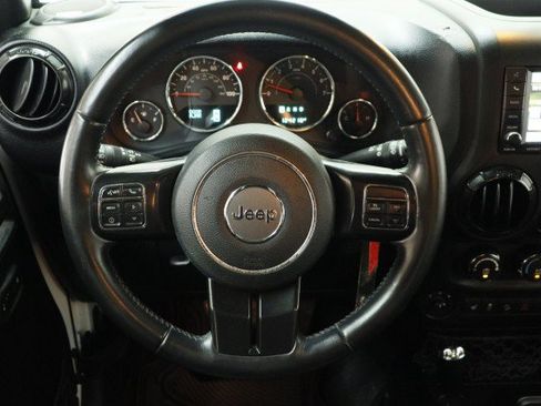 Used 2017 Jeep Wrangler Unlimited Sahara AWD/4WD image 26