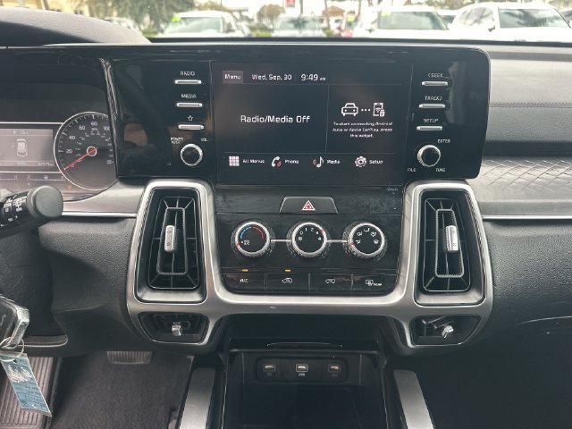 Certified 2023 Kia Sorento LX FWD image 20