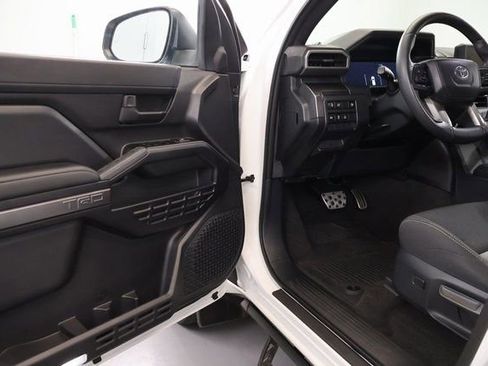 Certified 2025 Toyota 4Runner TRD Sport AWD/4WD image 8