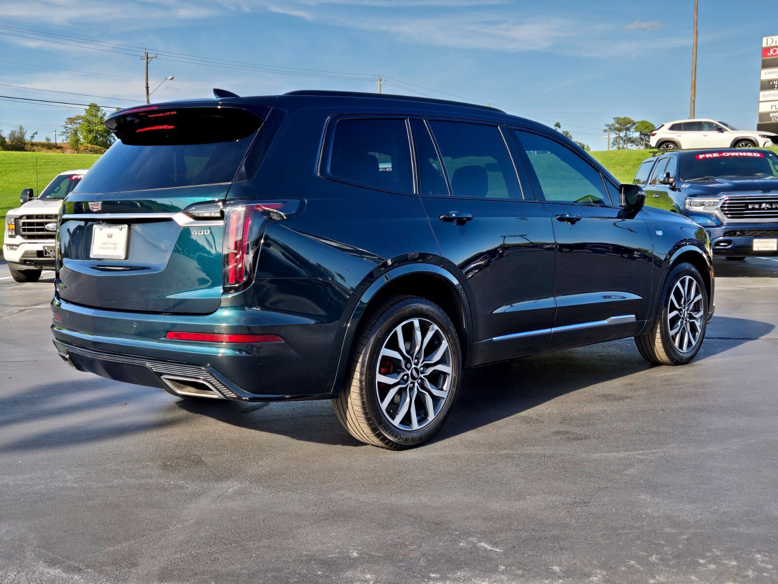 Used 2024 Cadillac XT6 Sport w/ Technology Package AWD/4WD image 5