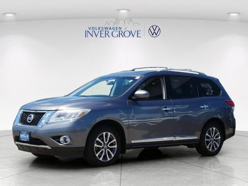 Used 2015 Nissan Pathfinder SL w/ Trailer Tow Package FWD image 3