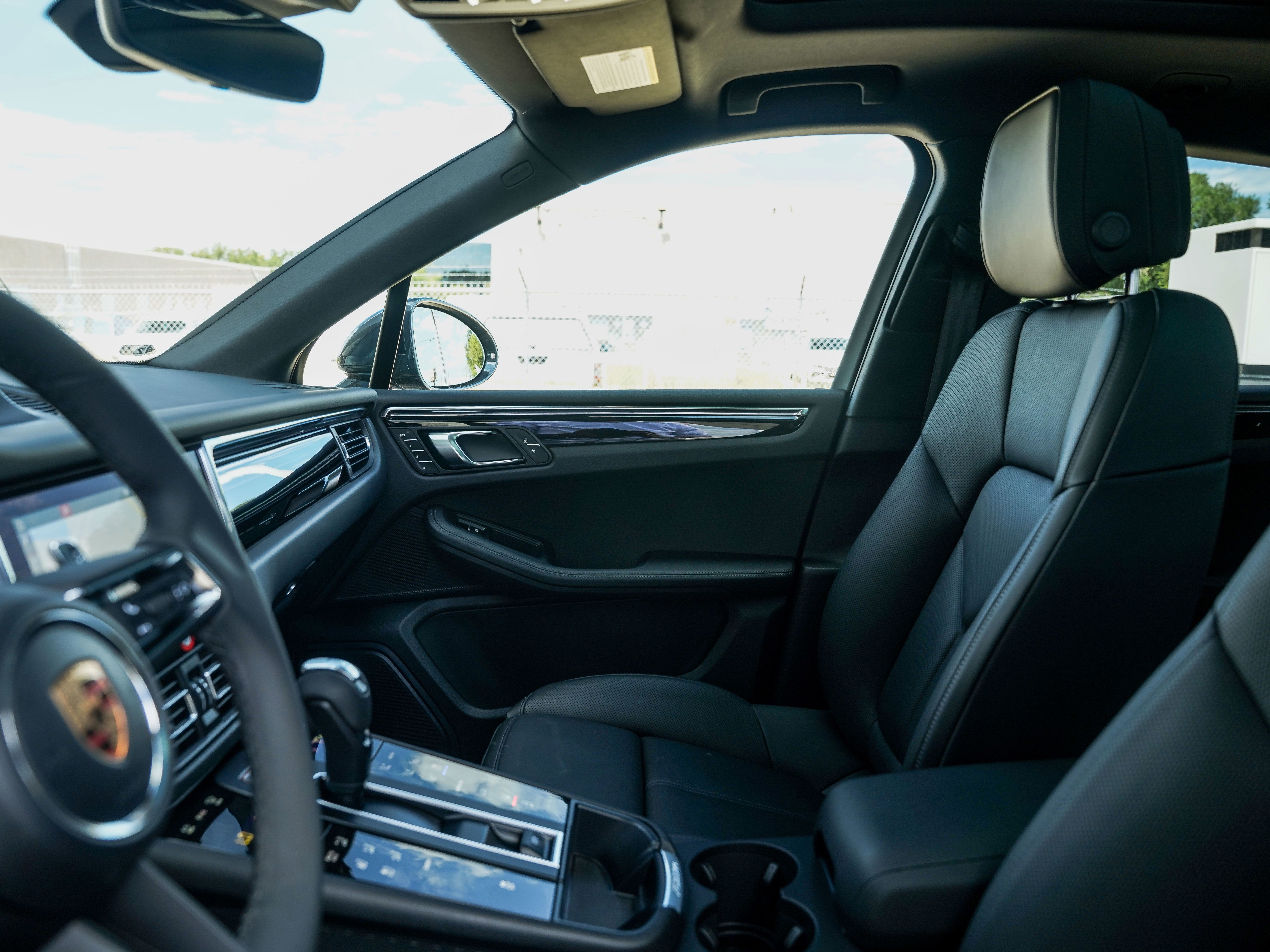 Certified 2026 Porsche Macan AWD/4WD image 22
