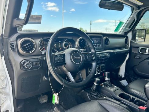 Used 2018 Jeep Wrangler Unlimited Sport S AWD/4WD image 9