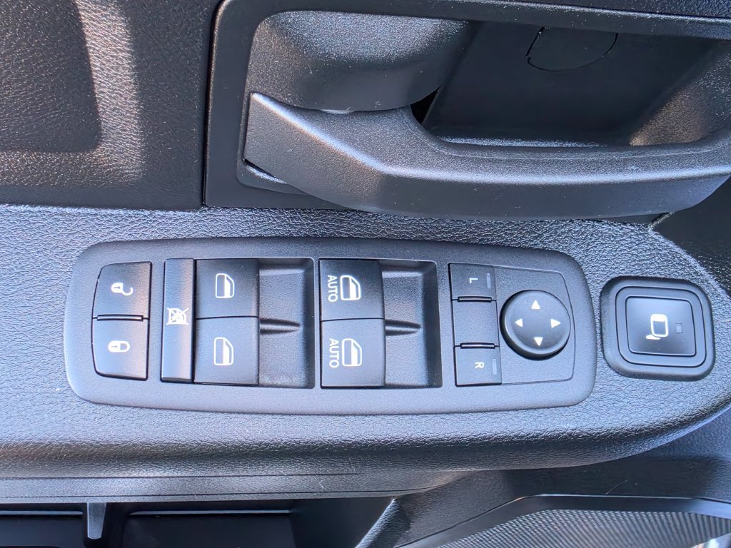 Used 2024 RAM 2500 Tradesman w/ Chrome Appearance Group AWD/4WD image 15