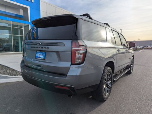 Used 2022 Chevrolet Suburban Z71 w/ Luxury Package image 42