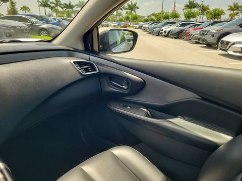 Used 2023 Nissan Murano SV FWD image 14