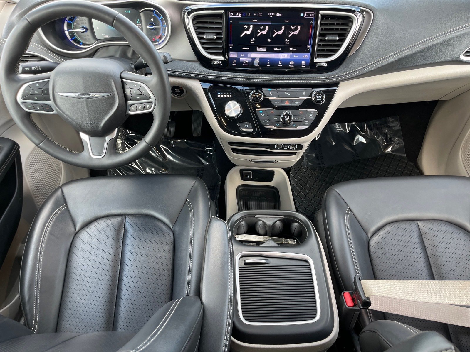 Used 2024 Chrysler Pacifica Limited FWD image 12