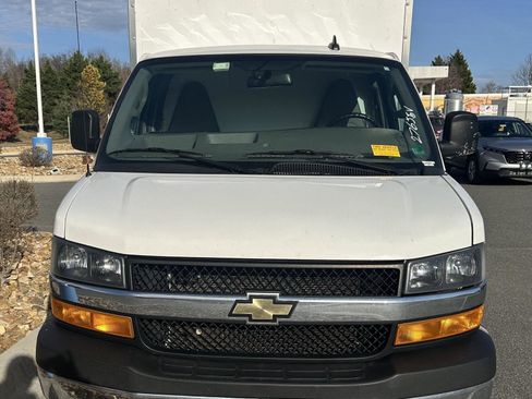 Used 2023 Chevrolet Express 3500 w/ Power Convenience Package image 6