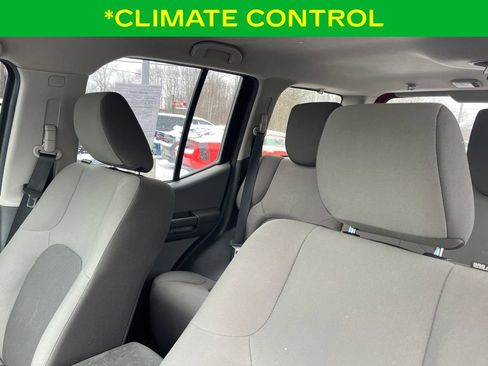 Used 2015 Nissan Xterra S image 13