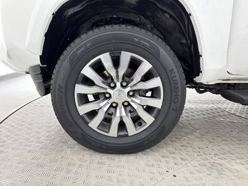 Used 2023 Toyota Tacoma Limited AWD/4WD image 11