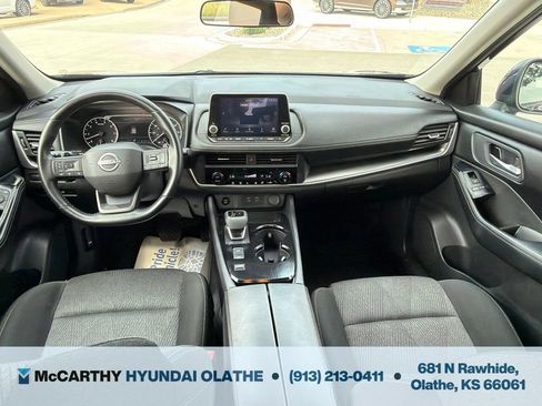 Used 2025 Nissan Rogue SV FWD image 3