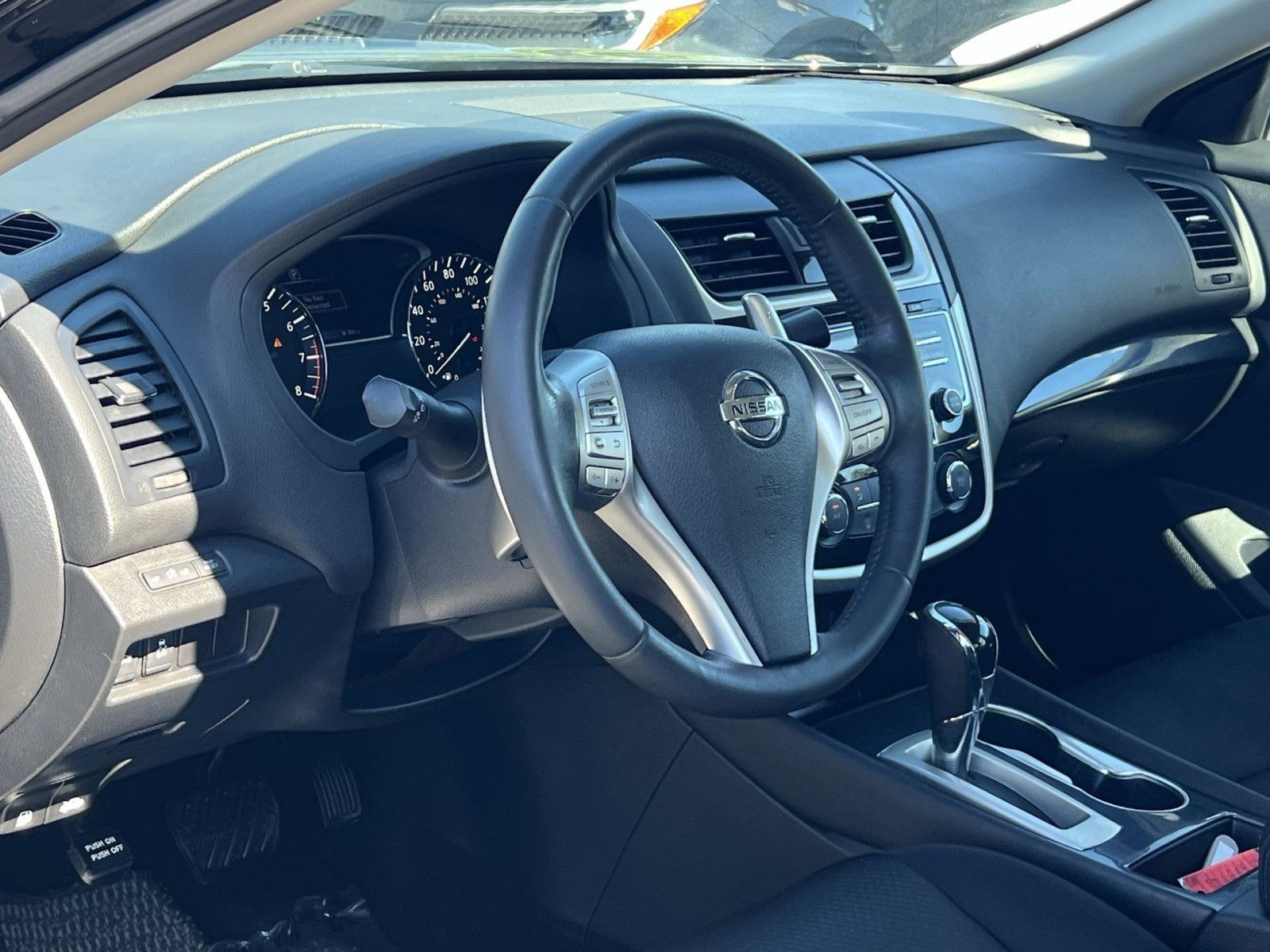 Used 2018 Nissan Altima 2.5 SR FWD image 16