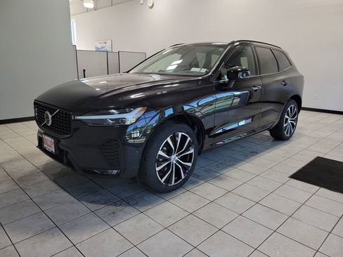 Used 2025 Volvo XC60 B5 Plus image 54