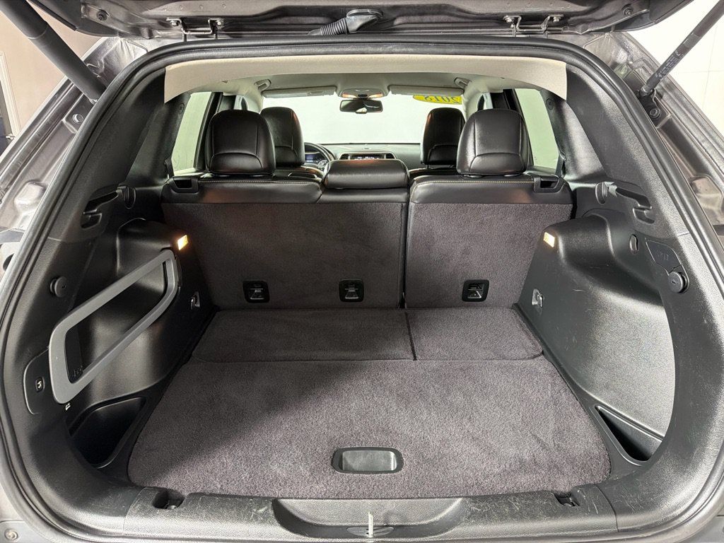 Used 2018 Jeep Cherokee Limited FWD image 20