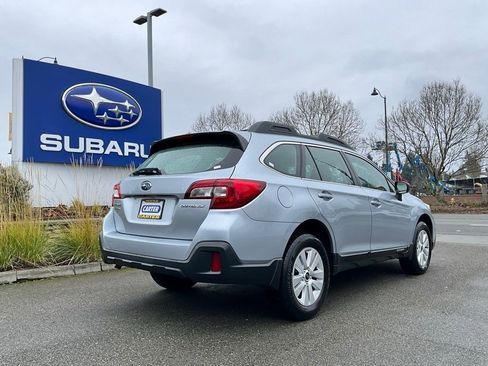 Used 2019 Subaru Outback 2.5i image 8