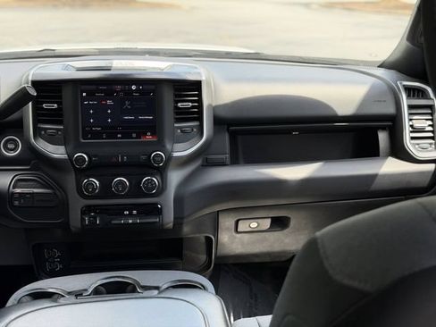 Used 2024 RAM 2500 Big Horn AWD/4WD image 30