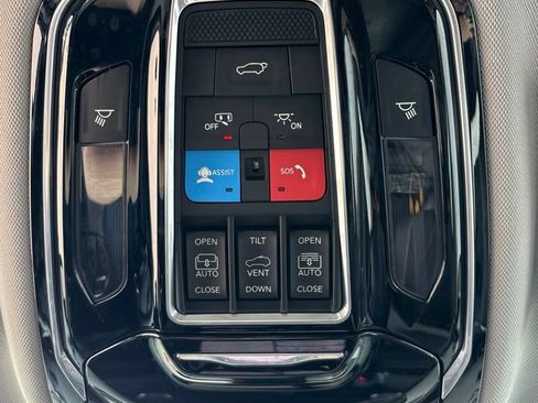 Certified 2022 Jeep Grand Cherokee L Overland w/ Advanced Protech Group III AWD/4WD image 22