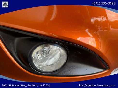 Used 2015 Hyundai Veloster Turbo FWD image 11