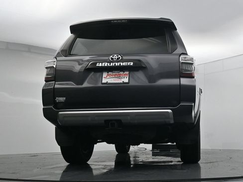 Used 2022 Toyota 4Runner TRD Off-Road Premium AWD/4WD image 35