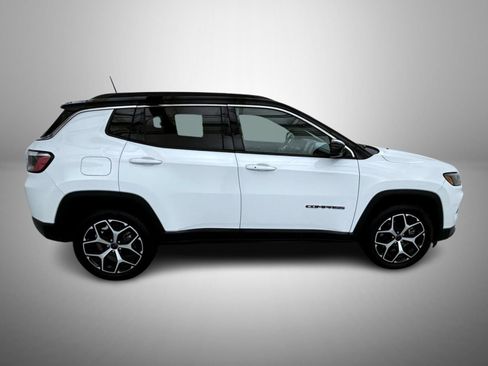 Used 2025 Jeep Compass Limited AWD/4WD image 4