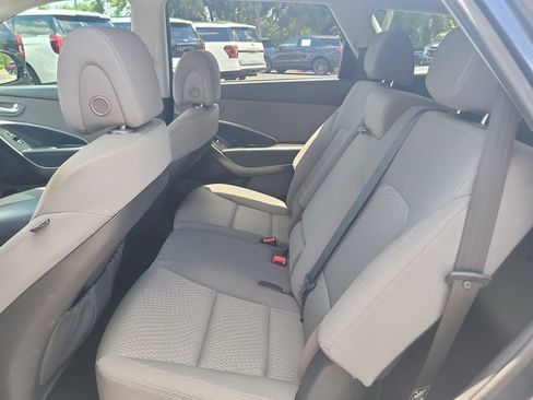 Used 2017 Hyundai Santa Fe SE w/ Cargo Package FWD image 10