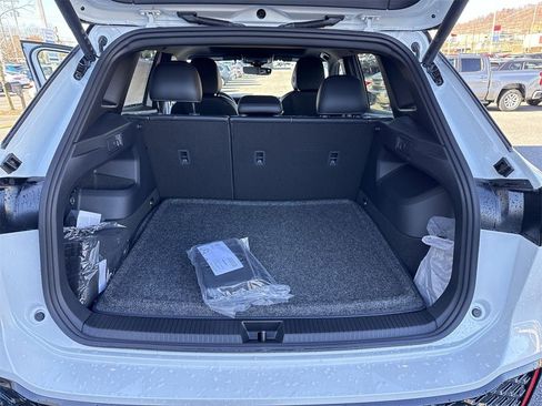 New 2026 Volkswagen Tiguan SE R-Line image 44