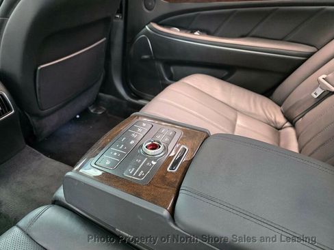 Used 2013 Hyundai Equus Signature RWD image 31