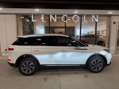 Used 2023 Lincoln Corsair AWD w/ Equipment Group 101A image 3