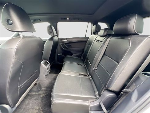 Used 2021 Volkswagen Tiguan SE R-Line image 24