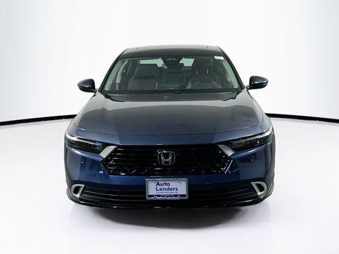 Used 2023 Honda Accord Touring image 2