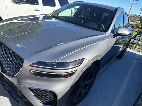 Used 2023 Genesis GV70 2.5T w/ Sport Prestige Package image 2