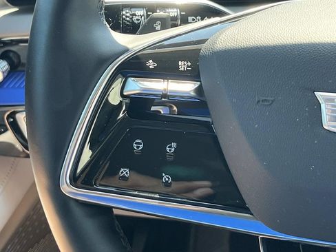 Certified 2025 Cadillac Optiq Sport 1 image 27